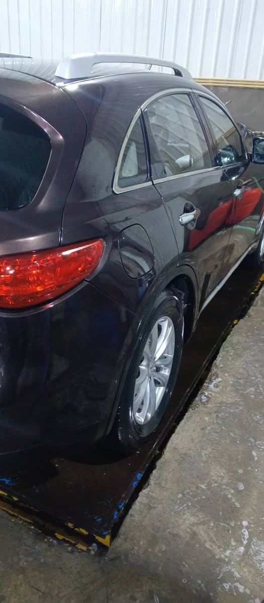 السلام عليكم للبيع نيسان انفنتي موديل ١٠ السيارة فول مواصفات مكينه كير تبريد صدر تخم  تاير بيه صبغ ربع جاملغ وربع من البنيد بدون دواخل ولا كل شي هزه وسنويه جدد باسمي السعر ١٢٠ وبي مجال للاتصال ‏‪***********‬‏
