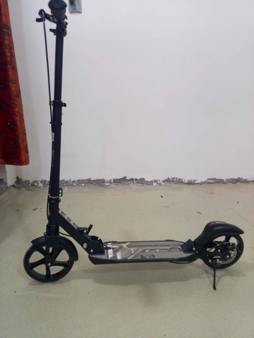 السلام عليكم سكوتر اصلي
جديد ستوني فتحته زيروو الحجم الكبير  السعر 75 
***********
