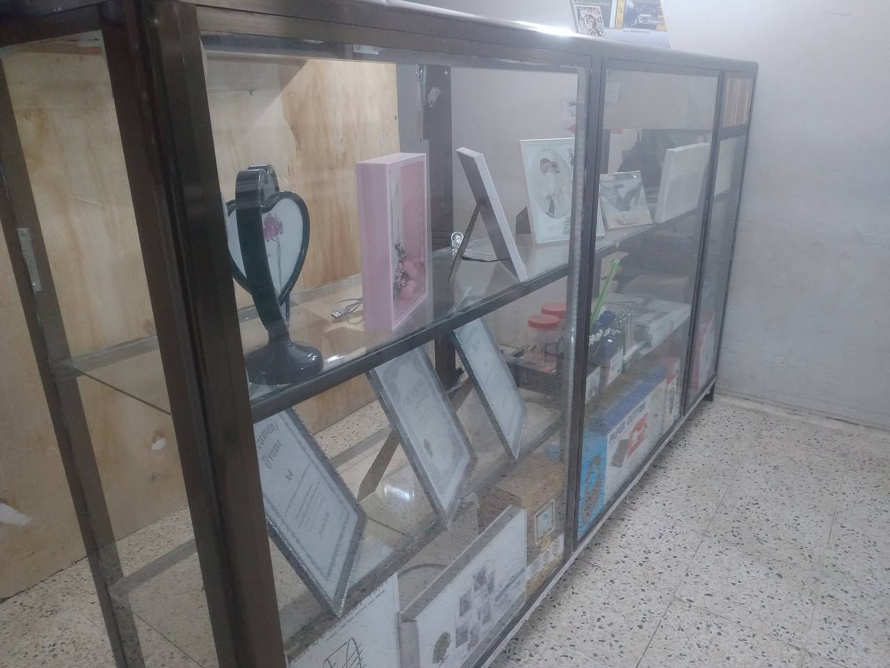 بسبب الوعود الكاذبة نعيد النشر من جديد…
متوفر جام خانه (عارضة) ألمنيوم فول نظافة
🔹 ثلاثة طبقات
🔹 مع جكمجة
🔹 صناعة مرتبة وجودة عالية

فرصة لمن يرغب بالشراء بسعر مناسب.
للاستفسار والمراسلة على الخاص.


**إذا كنت صاحب هذا الإعلان وتريد حذفه لأي سبب، رجاءا أرسل رسالة إلى الدعم الفني**