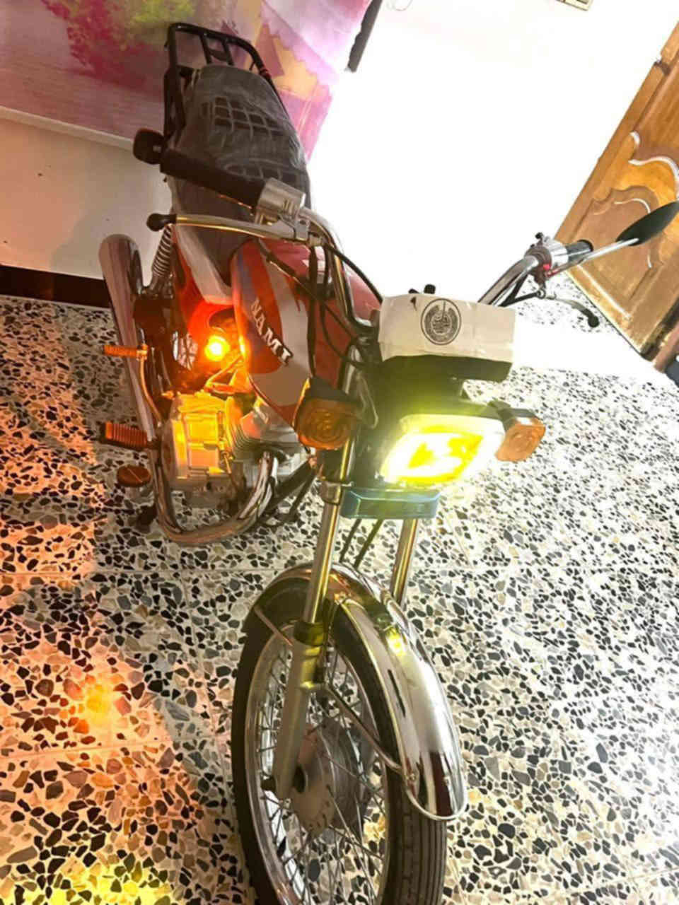 4 كير دراجه جديده ونظيفه كلش مكفولة كفالة عامه تعمير 2025 دراجه رقم وسنويه اسود دراجه السعر 800 وبيهه مجال للشراي مكان واسط الحي  ***********
