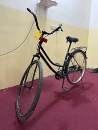 بايسكل بناتي  حجم ٢٦ بايسكل جاهز ماناقصه شي السعر ٨٠ وبي مجال بسيط الت...