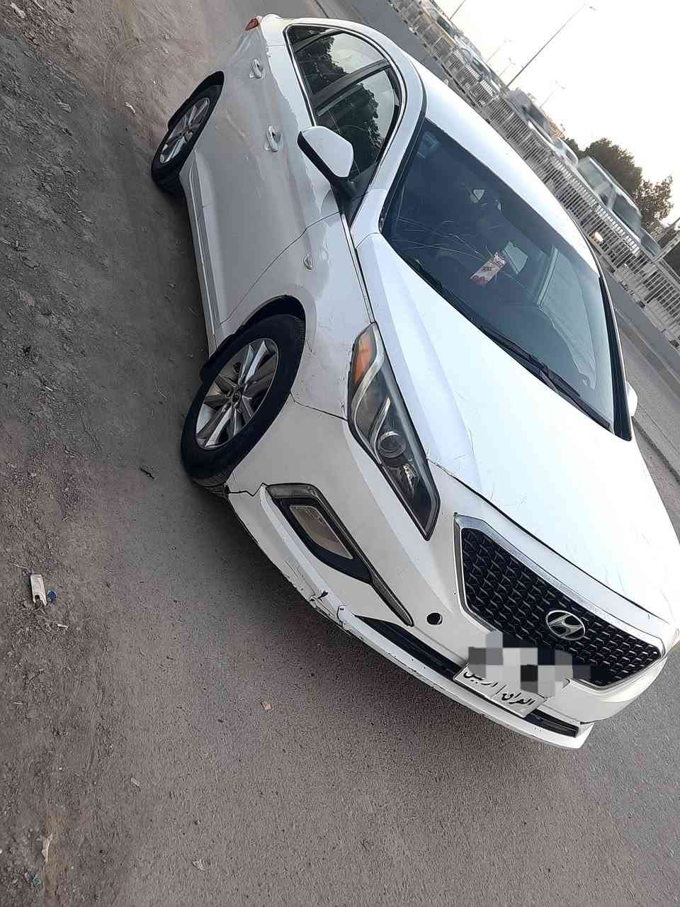 سوناتا موديل 2017  بانزين  ادوات
كشنات جلد 
تبريد قطعتين 
حساسات وشاشة +كامره دواره وبعد بيهة مواصفات .
مكاني نجف  كصه جنطه  متوم أرقام وسنويه ولوحات طبق الاصل كير مكينه نضاف حداديه تخم تاير جديد تبريد سعر 53
هاتف ***********
