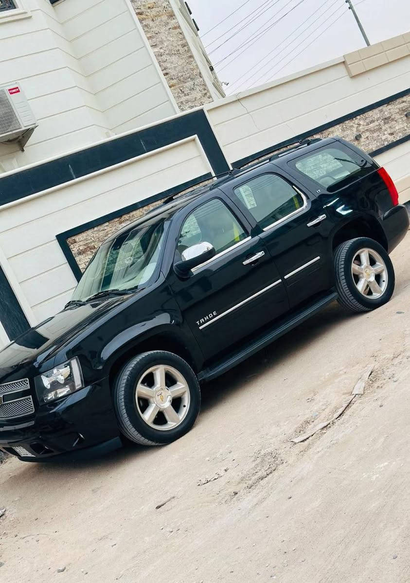 سلام عليكم تاهو أدوات ادوات موديل2010 كفاله عامه من الكص ومكينه وكير LT سياره جديده ماماشيه مكان عماره للستفسار ***********
