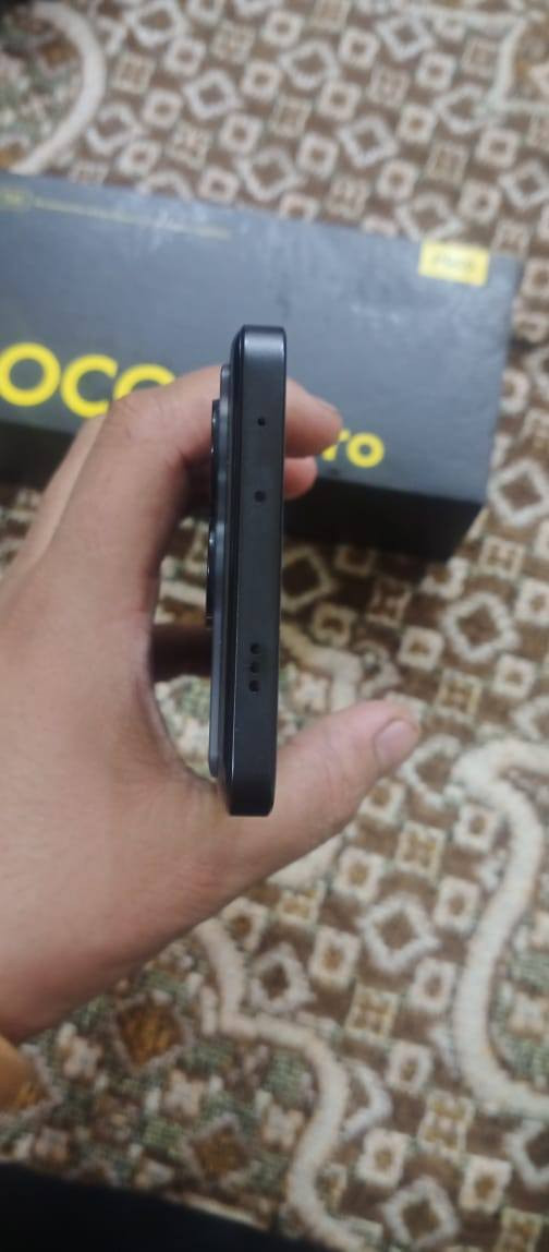 سلام عليكم بوكو X6 برو ذاكره 512 بطاريه 5000 شاحنه 67 وأط شاشه 120 هيز معالج 8300 جها جديد استخدام سبوع   ما مفتوح  البيع عنوان بغداد ساحت عدن موجود توصيل داخل بغداد توصيل  رقم ***********
