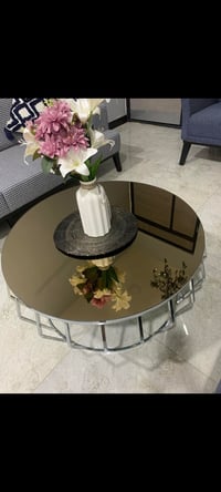 طاولة • مكاني الحريه