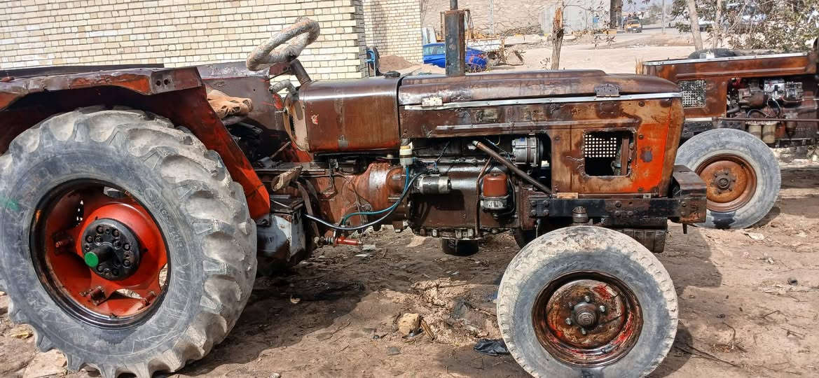 السلام عليكم 
كل عام والجميع بالف الف خير 
كاروبه عنتر للبيع موديل ٨١ بدون رقم مكفوله من محرك وكير واكسل شغاله سلف وباتري جديد بريك دهن كشر بلادي جهاز الرفع شغال لايت امامي التايرات الاماميه نظيفات والكبار ممسوحات راديتر جديد وسلف جديد وياها عربانه تركيه السعر (٣ مليون ) قفل قفل 
للاستفسار 
***********
***********
المكان كربلاء / طوريج
