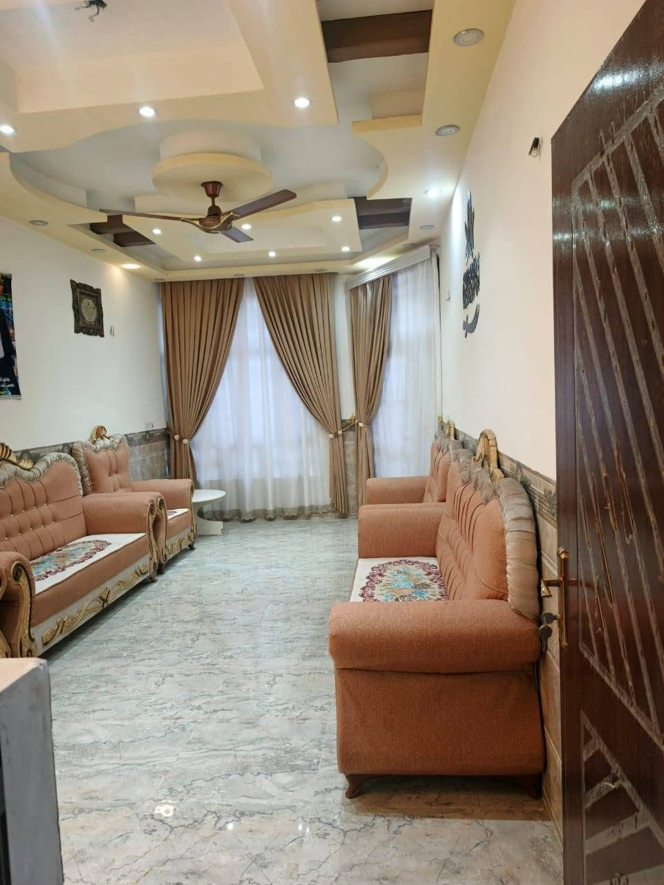 سلام عليكم يوجد بيت لبيع طابو صرف بحي العسكري مساحته145شارع ابو عامر رابع فرع وكلشي موفريمه هذا رقمي ***********
