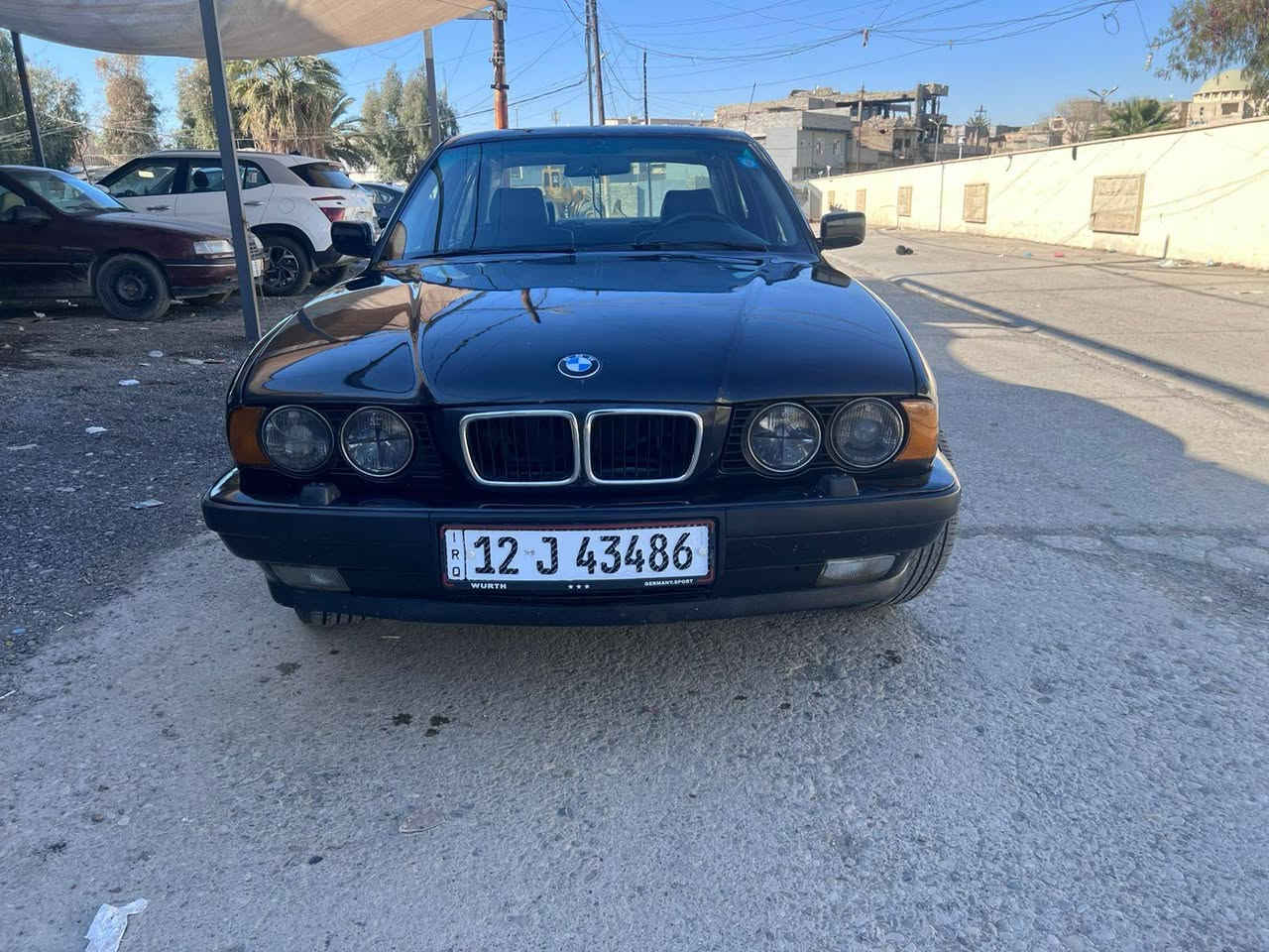 السلام عليكم
للبيع سياره bmw موديل 1991 حجم 520i وارد الماني بجم عريض فول كير عادي محرك كير تبريد صدر امامي خلفي كلو جديد رقم جديد كابون بسمي السياره شرط تراي سياره جاهزه شرط التحويل مكاني موصل
السعر 55$ بيها مجال 
للستفسار 
***********
***********
