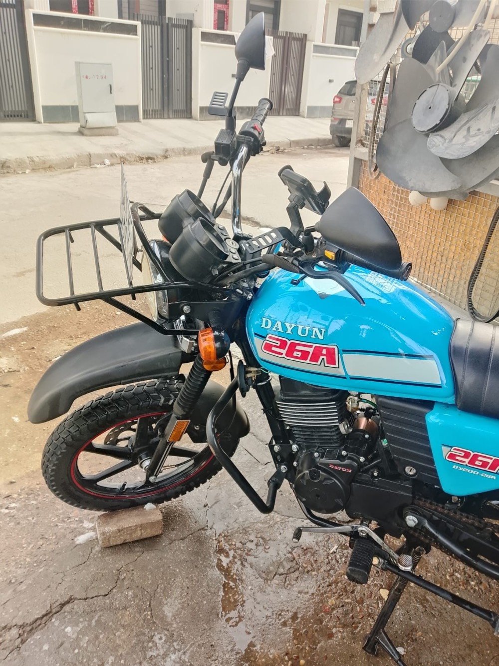 سلام عليكم دراجه دايوان موديل 23 طالعه ب 24 دراجه نضيفه انضف من الصور مكينه خير من الله جيب وياك فيتر وفحص رقم بغداد الدراجه بأسمي سنويه وهزه جديد سعره 2.400 الي مو شراي لا يكسر بحلال العالم 