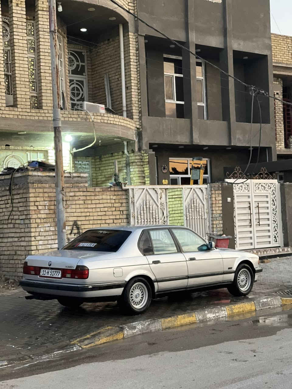 سلام عليكم للبيع فقط 
سعرها 63 
بي ام 730i/v8
موديل 92 
سياره مصبوغه عام بدون ضربه 
مابيه اي نقص 
صدر خلفي امامي جديد
تبريد شغال 
مكينه وكير جدد
دبل جام 
دبل سويج 
منضومه ماء راديتر زيتي 
رقم بغداد شرط تحويل 
عبوه بانزين جديد
نافضه نفض للاخير
سعر 63 وبيها مجال بسيط 
عنواني كوت مركز مدينه 
*********** 
***********
