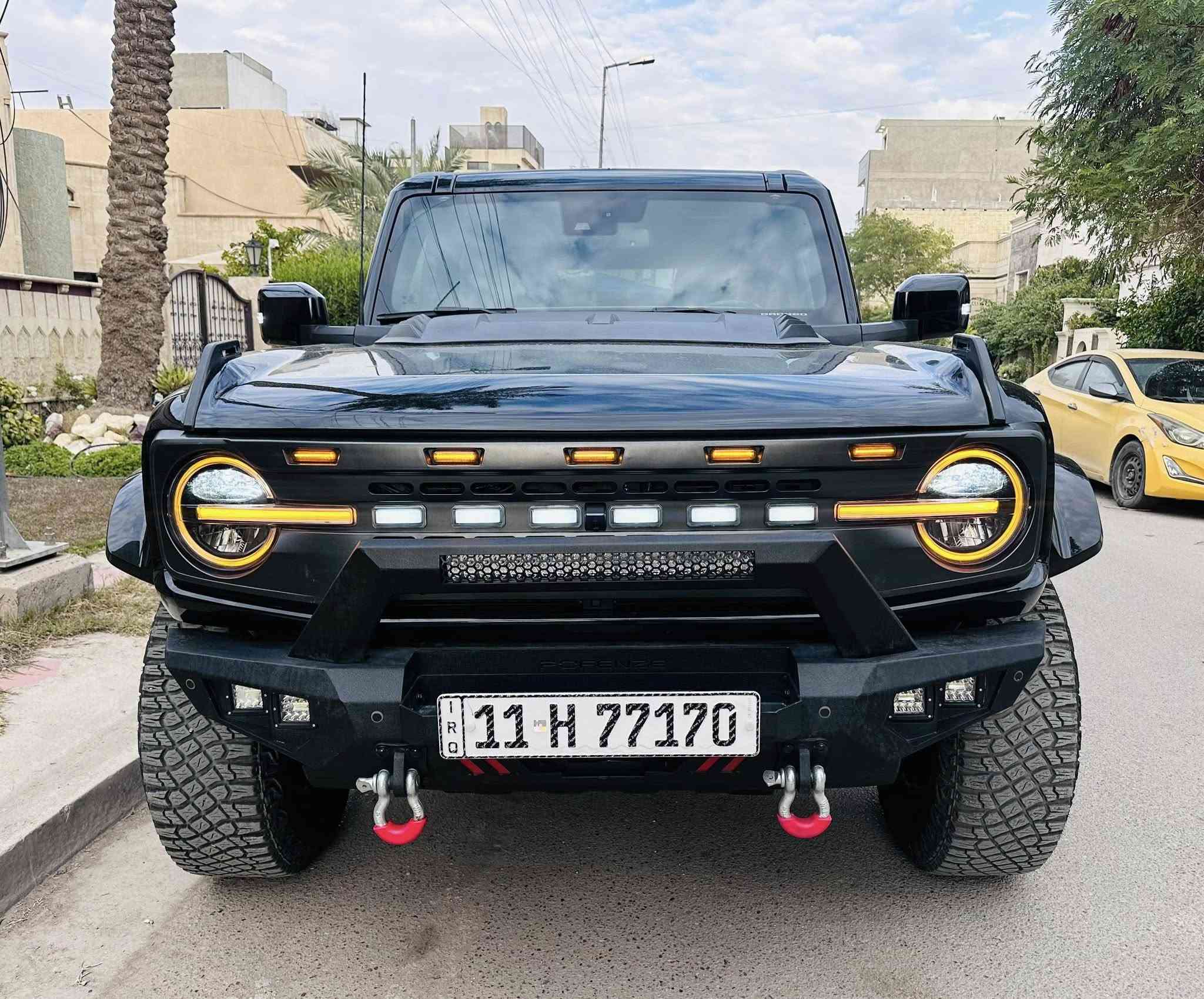 السلام عليكم فورد برنكو فئة ولت تراك موديل  2022 سته سلندر 2.7 توين تيربو لون اسود مزوده دعاميات وبدي رابتر شاشه كبيره خمس دكم اربع كامرات محيطيه بيه هوايه مواصفات ومميزات السعر 38000$  
اتصال /   ***********
