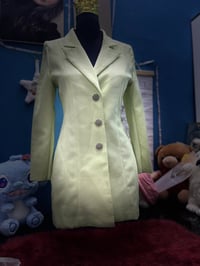 ملابس • توصيل