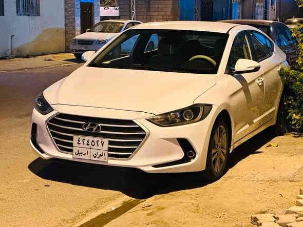 س . ع 
النترا 2017 خليجي رقم اربيل كفاله عامه عدا بارد شبرين بين الباب والجاملغ الامامي الايمن محرك 1600 خييير من الله شاشة تحكمات حدادية باتري جديد اربع دسك تبريد مانع انزلاق السعر 143 وبيها مجال للشراي ، علما انه السيارة مال جناي وواكفه من الصبح لليل .

للتواصل ***********
مكاني نجف حي ميسان بغداد
