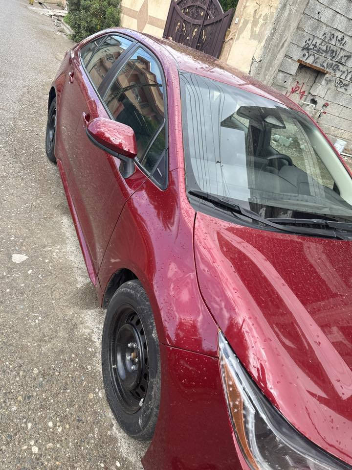 السلام عليكم كورلا موديل 2024 جانت مصبوغه تكسي ورجعت لونها بسبب وقوف تسجيل التكسي السيارة نضيفه ضررها بونيد وجملغ فقط 
وشرط ايرباك ولا دواخل كله شركه 
تخم تاير جديد 
محرك 20 
مكان كركوك 

***********
