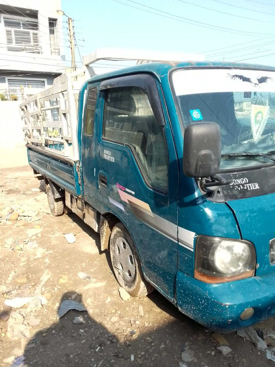 السلام عليكم عندي كيا ام عيون موديل 2001 سياره جاهزه من كل شيء كير ومحرك وشاصي رقمها واسط عنوان باب الحله شارع الطهمازيه رقم الموبايل *********** هذا رقم ***********سعر السياره 68 وبيها مجال
