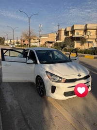 ريو ٢٠١٩ رقم نينوى لون ابيض  محرك gdi  ماشيه ٨٢ مايل   سياره نظيفه وجد...