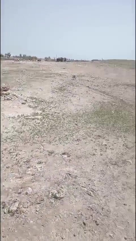 السلام عليكم
يوجد أرض للبيع  او مراوس حسب القناعة.. في حي الزيتون (ابو كوه) مساحة واحد دونم (2500)م 50×50 ركنية على شارعين واصله كهرباء وطنيه السعر (٣) ملايين وبيه مجال

   *********** واتساب
