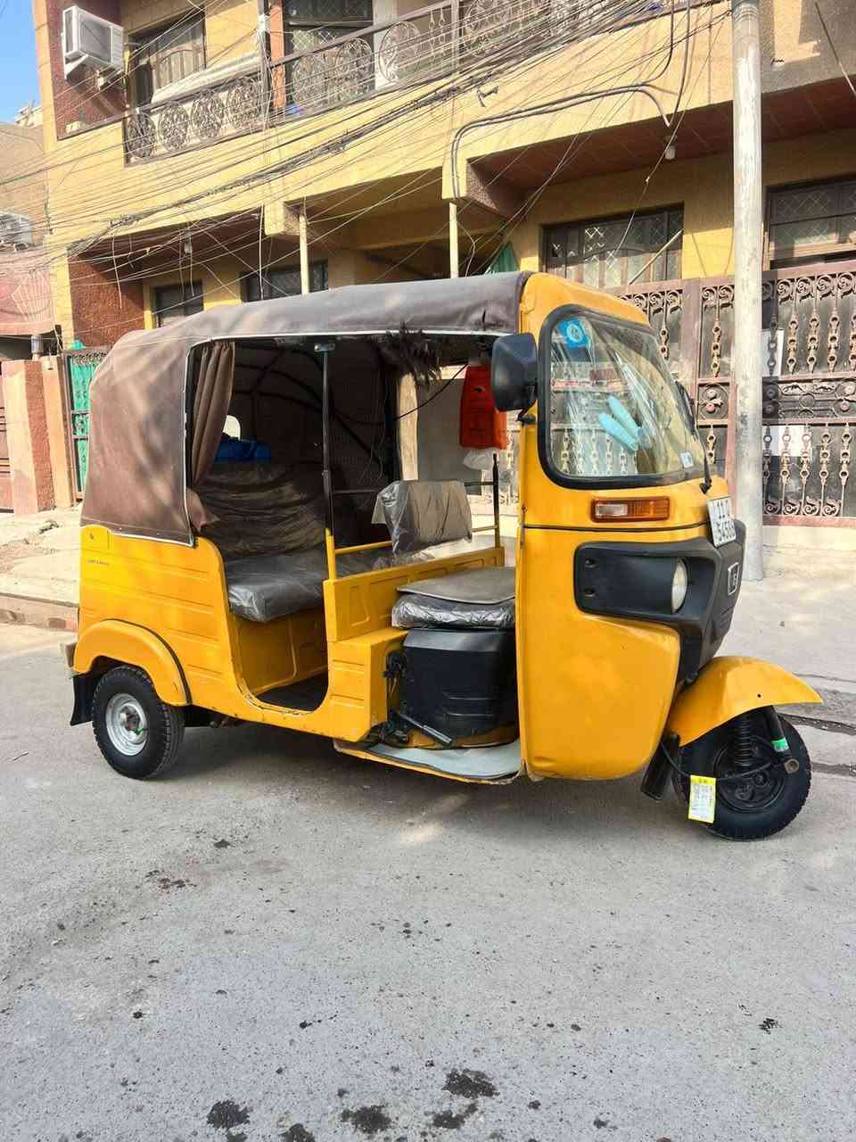 سلام عليكم مرخصت لدمن
تكتك مديل 19شهر 10 سنويه بسمي نكليزي 
مناقصه شي مكاني بغداد جسر ديالى القديم 
سعر 6 ونص ومجال 
رقم ***********
