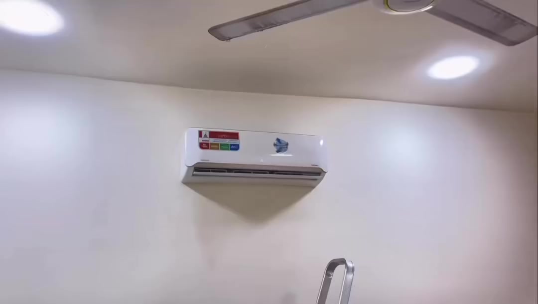 �🌬️ اجا موسم التبريد! 🌬️📢
حتى تضمن تبريد قوي وهواء نقي، لا تنسى تنظف السبلت مالتك! ❄️🛠️
✅ تنظيف 
✅ فحص الغاز
✅ صيانة شاملة
✅تنصيب 
اتصل بنا الآن وخلي سبلتك يبرد مثل الجديد! 📞�
***********
