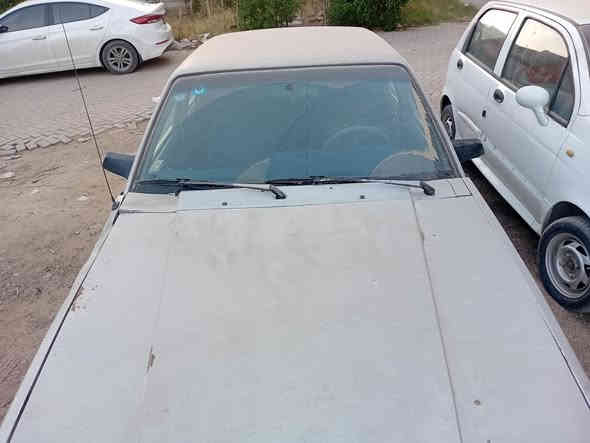 سلبرتي ٨٩ حلوة سياره بدون حادث مكينه ٢٨٠٠ داخل حلو بسمي نكليزي بغداد تبريد شغال سعر ٤٠ورقه قابل للتفاوض للاسفسار *********** زيونه
