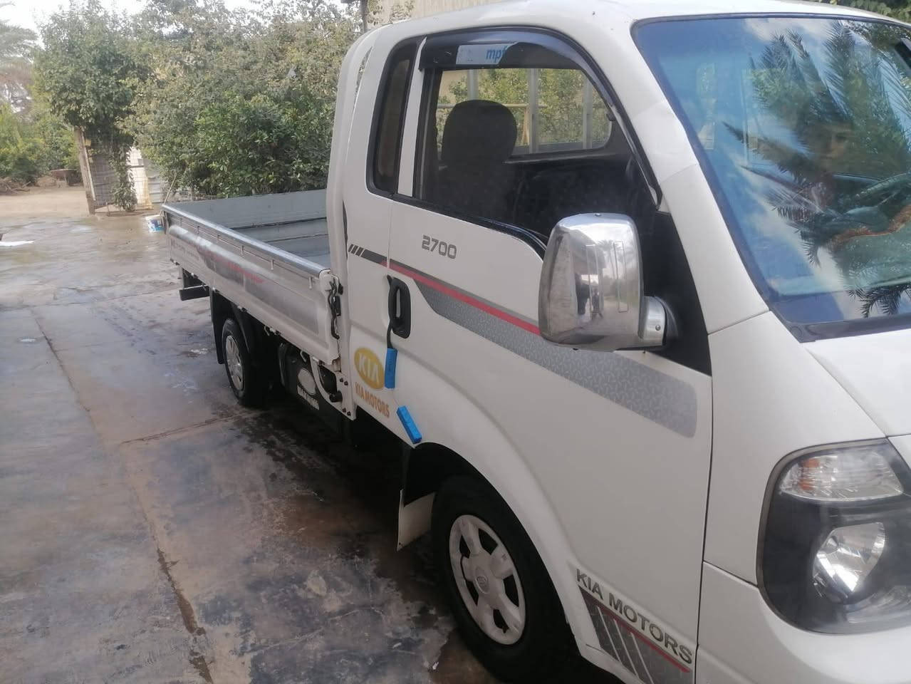 سلام عليكم عموشه 2700 موديل 2016 سياره مكفوله مكينه كير اكسن شاصي سياره تاير شركه منازل منها رقم بغداد بنفس اليوم احولك سعر 117 (***********
