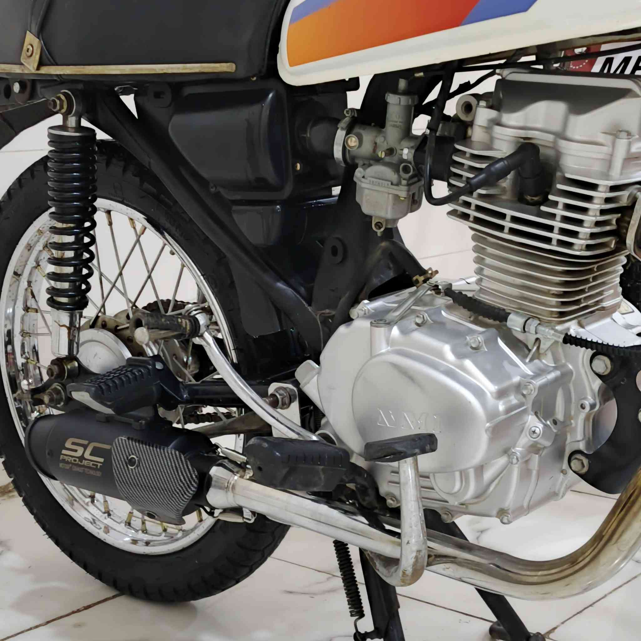 سلام عليكم دراجه شاصي 14اوراق أصولي تعمير 26صالها شهر معمره مكينه مكفوله دراجه حلوه ونضيفه نفس ال بل صور مكاني كوت شارع النفط السعر 700وبيها مجال ***********
