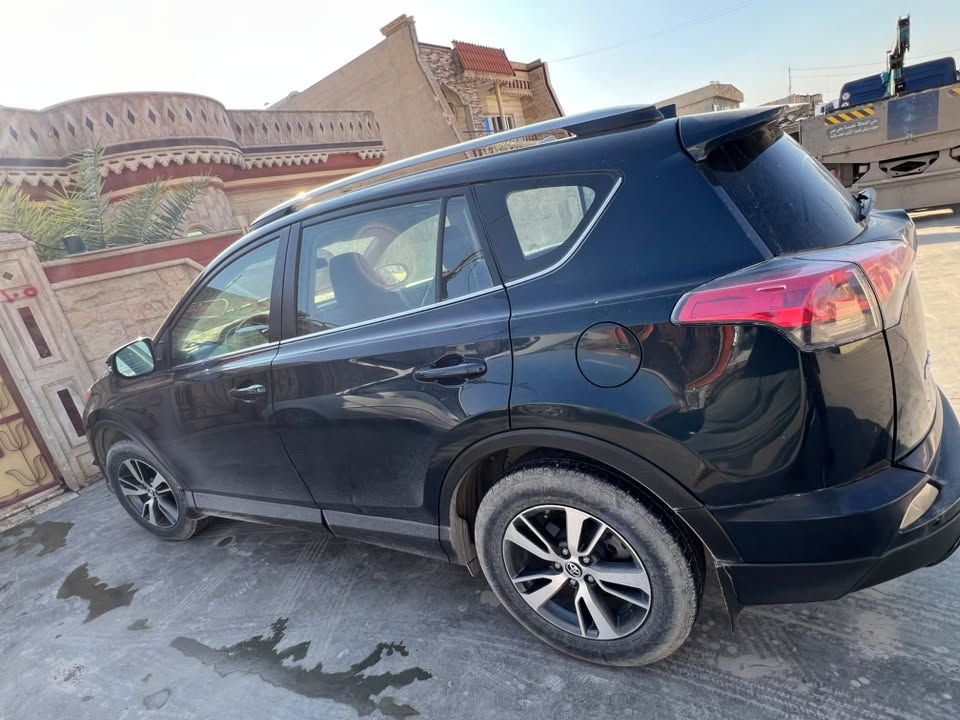 تويوتا RAV4
موديل 2017 
 مواصفات XLE فوول 
تدفئة تبريد ،تحديد مسار ،حساس تصادم ، سلايد ، AWD ، بصمة ، نقطة عمياء، سلايت , ثلاث أنظمة قيادة
كامل مواصفات ، الضرر بين جاملغ الخلفي و قبغ الصندوق  بدون دواخل بدون ايرباك   
صبغ نصف الجاملغ ونصف قبغ صندوق 
والباقي كلو بلادي بجم كبس 
ماشية ١٨٠ كلم 
السيارة باسمي مكان السيارة الموصل 
السعر ١68 $ 
*********** واتساب وكورك
