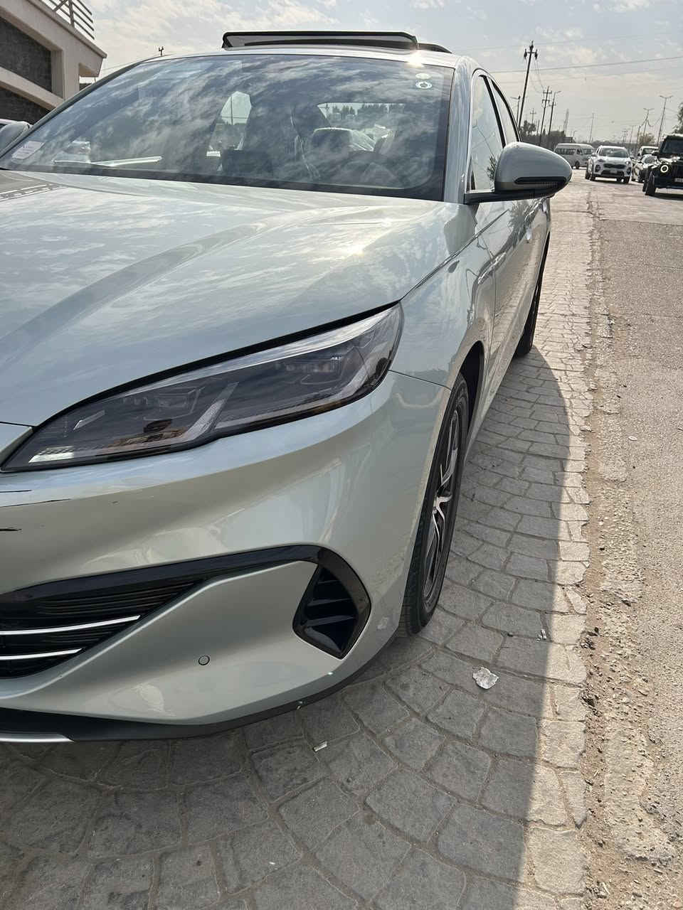 السلام عليكم بي واي دي سيل. 6 ماشيه ١٧٠٠ موديل ٢٤ رقم بغداد باسمي فول مواصفات ٤ كامرات 
السعر ٢٣ مليون وربع 
***********
