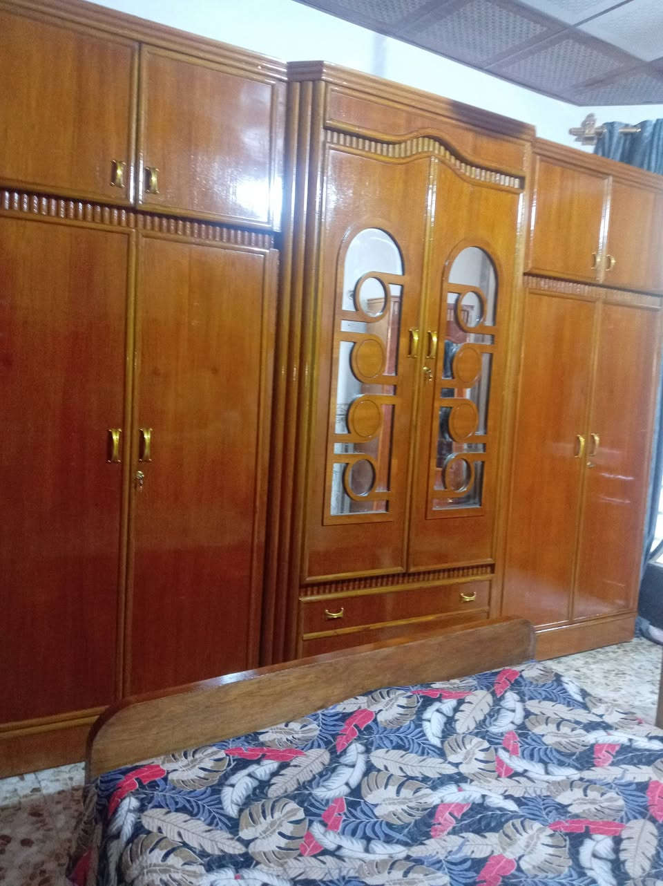 مكلف بلنشر غرفه تسكام نجاره صاج داخل وخارج ظهر جرجوبه مكانه حله للاستفسار الاتصال بلرقم***********
