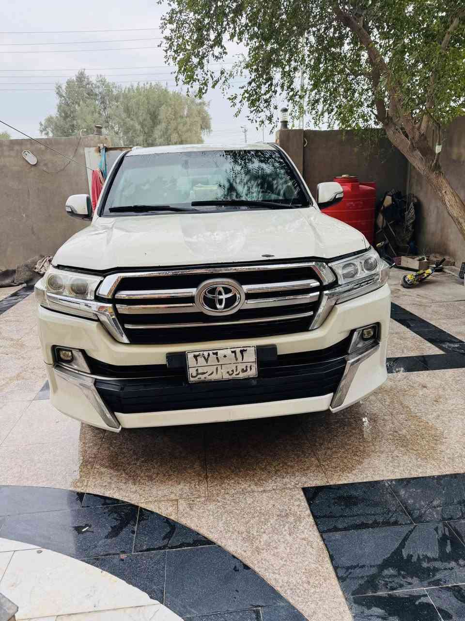 سلام عليكم لاندكروز 2012 محدثه 16 من داخل والخارج مصفحه باسم شركه للبيع او المراوس مكان بصره ***********
