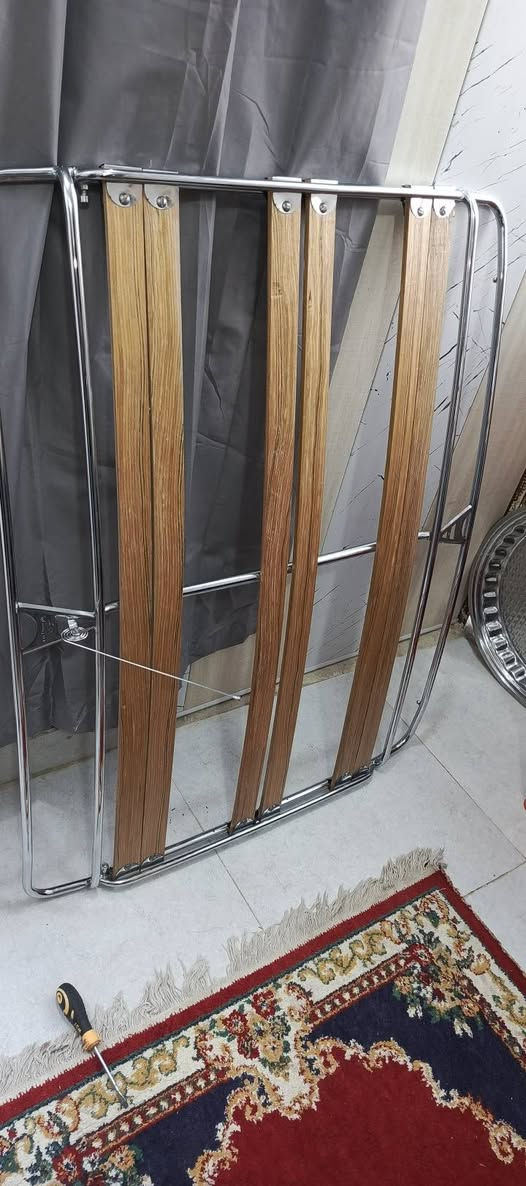 السلام عليكم سيبايا سحاره اصليه للبيع سعر 200 بغداد فلكه حي النصر الرقم ***********
