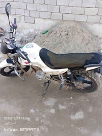 موتور للبيع محركه 200 وموديله 17 السعر 700 وبي مجال وهذا رقمي078496992...