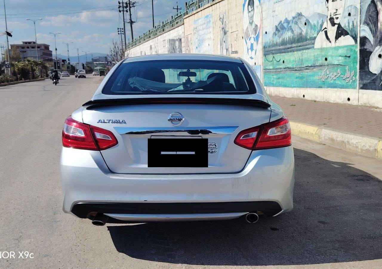 نیسان ئەڵتیما مۆدێل 2016 مواصفات s ئەمریکی
تەنها یەک چملغ بۆیاخی امریکایە بێ ناوگرتن
سەیارەکە بەخاوێنی ماوەتەوە تەنهه132هەزار ڕۆشتووە و بەصمەیە
شاشە زینون و کامێرای دواوەی هەیە 
نرخ 115$معاملە
کشن سایق کارەبایی
بەشەرتی گێڕومەکینەو بێ تەقەوڕەقە
کەمێک نەرمە تەرزەی هەیە
سەنەوی بەسەرچووە

ژمارەی پەیوەندی *********** السليمانية, العراق
