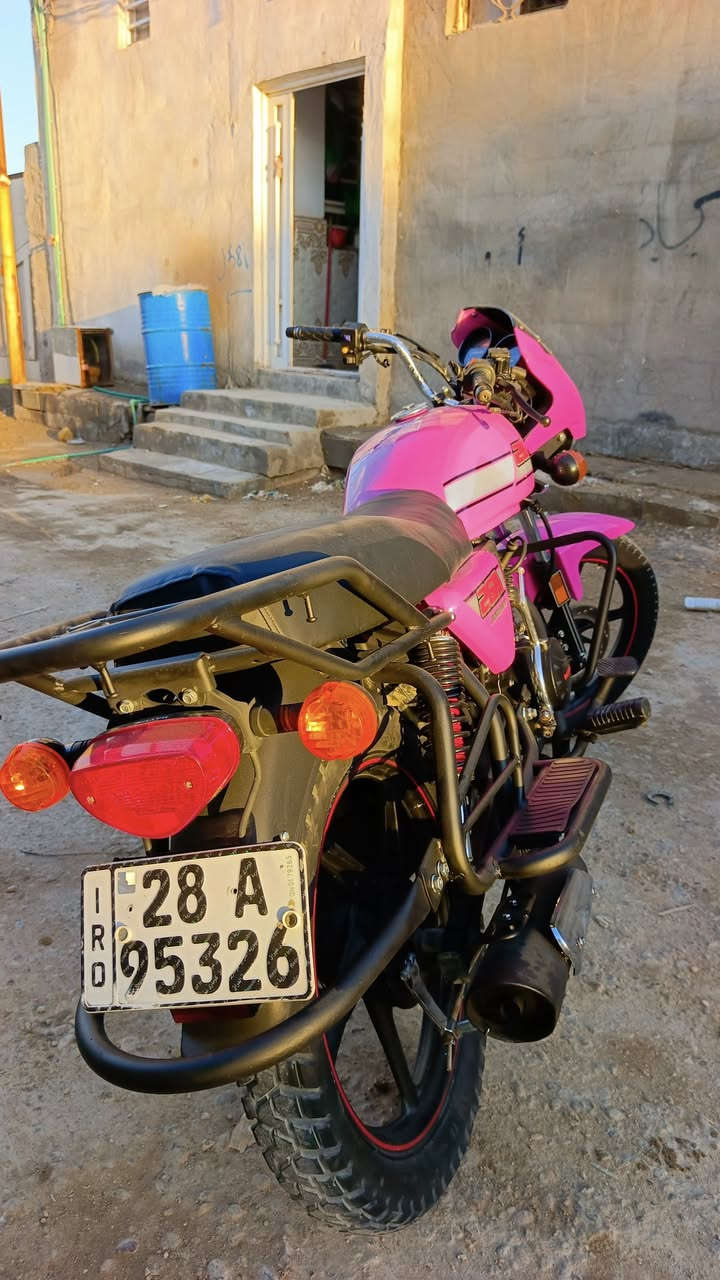 السلام عليكم دايون رقم نجف انكليزي 
دراجه جديده وماعايزه برغي تجي
 وتشوف بعينك بسمي مداور ثاني
 يوم موديل 23 النضافه 100 % 100 
مكاني النجف شارع المطار 
***********
