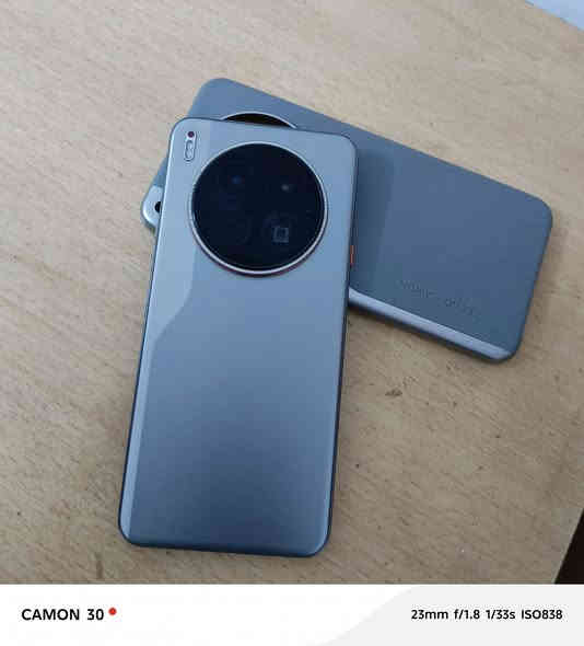 تكنو كامون 40بريمر   5g
ذاكره 256
120فريم
سعره 350
بغداد المعامل ***********
