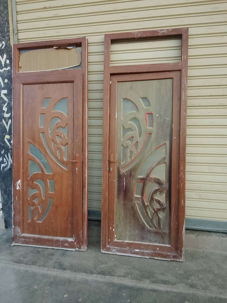 عرض90 طول 241السعر 2ب150الف
***********
