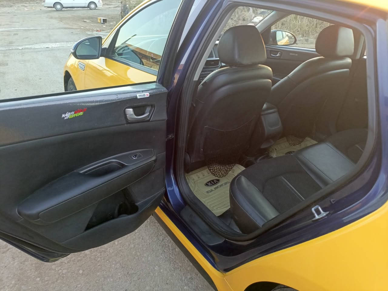 السلام عليكم كيا اوبتيما موديل 2020 تكسي فول موصفات 
وارد امريكي ضرر خشم جاملغ خلفي فقط بدون يرباك 
رقم بابل بسمي دولي سياره جاهزه من كلشي كبل للشغل
السعر 155 وبيه مجال العنوان واسط نعمانيه 
***********
