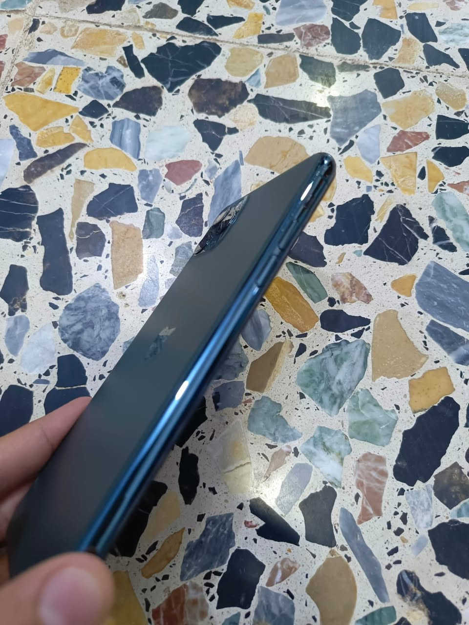 السلام عليكم ايفون 11 برو ماكس ذاكره 256 ماستر كارتونه مع شاحنه جهاز كلش نضيف فقط اكو خدش بل كلاس مامبين ابد سعره 325 الف بي مجال مكاني بغداد جسر ديالى رقمي ***********
