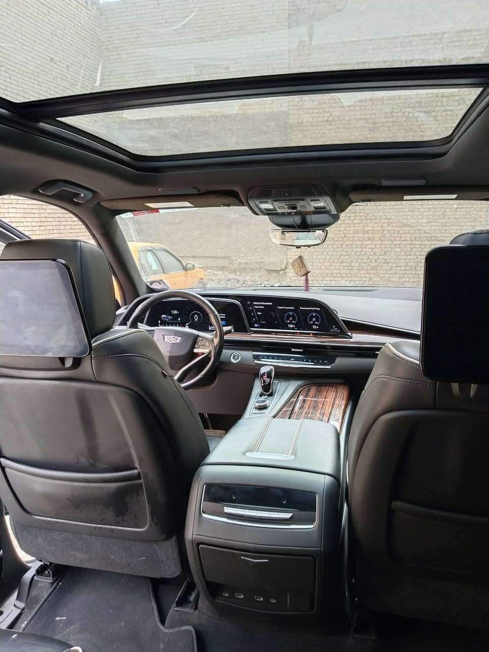 السلام عليكم كديلاك سكاليت بريم لاكجري موديل 21سياره فول عده لمساج سياره دخول جديد كتاب دبلماسي ترقم بغداد وجميع لمحافضات عدا الشمالي  سياره طويله شاصي طويل مقاعد منفصله كير مكينه مكفولات سونار مسويلها سياره احلا من صور سعر السيارة 540وبيها مجال رقم *********** ولعنده مراوس يخابر
