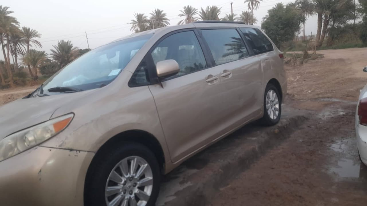 السلام عليكم سينا ياباني موديل 2011 رقم بغداد السيارة ما بيها ضربة مداور ثاني يوم السيارة خير من الله تبريد شغال تايرات تخم جدد مكينة كير خير من الله حدادية نظيفة السعر 140 وبيها مجال المكان محافظة الديوانية قضاء غماس مكلف بالنشر للاستفسار والاتصال ***********
