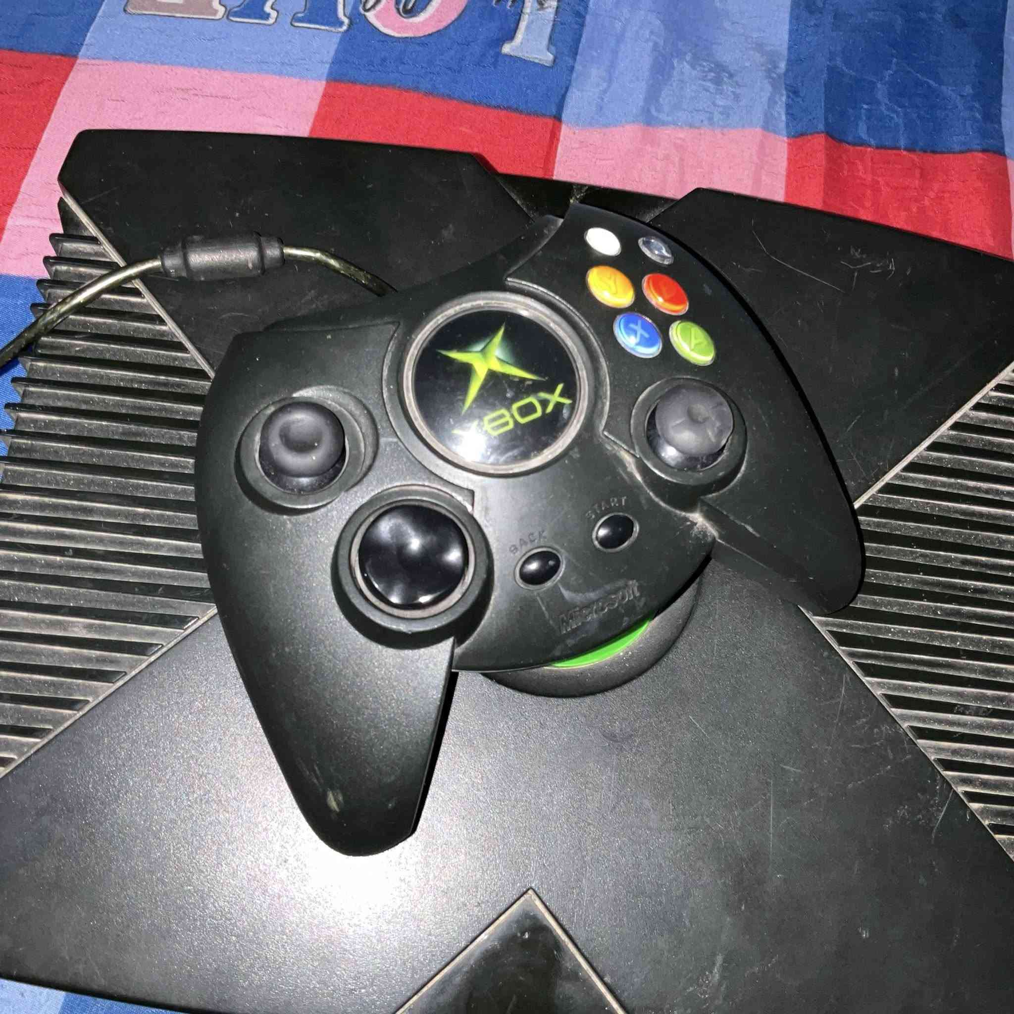 السلام عليكم الخاص مفتوح
اكس بوكس اورجنال الجهاز نضيف ووياه حوستك اصلي شرط كامل الملحقات 
العابة 
GTA SA 
GTA VC
قيم وأخذ


**إذا كنت صاحب هذا الإعلان وتريد حذفه لأي سبب، رجاءا أرسل رسالة إلى الدعم الفني**