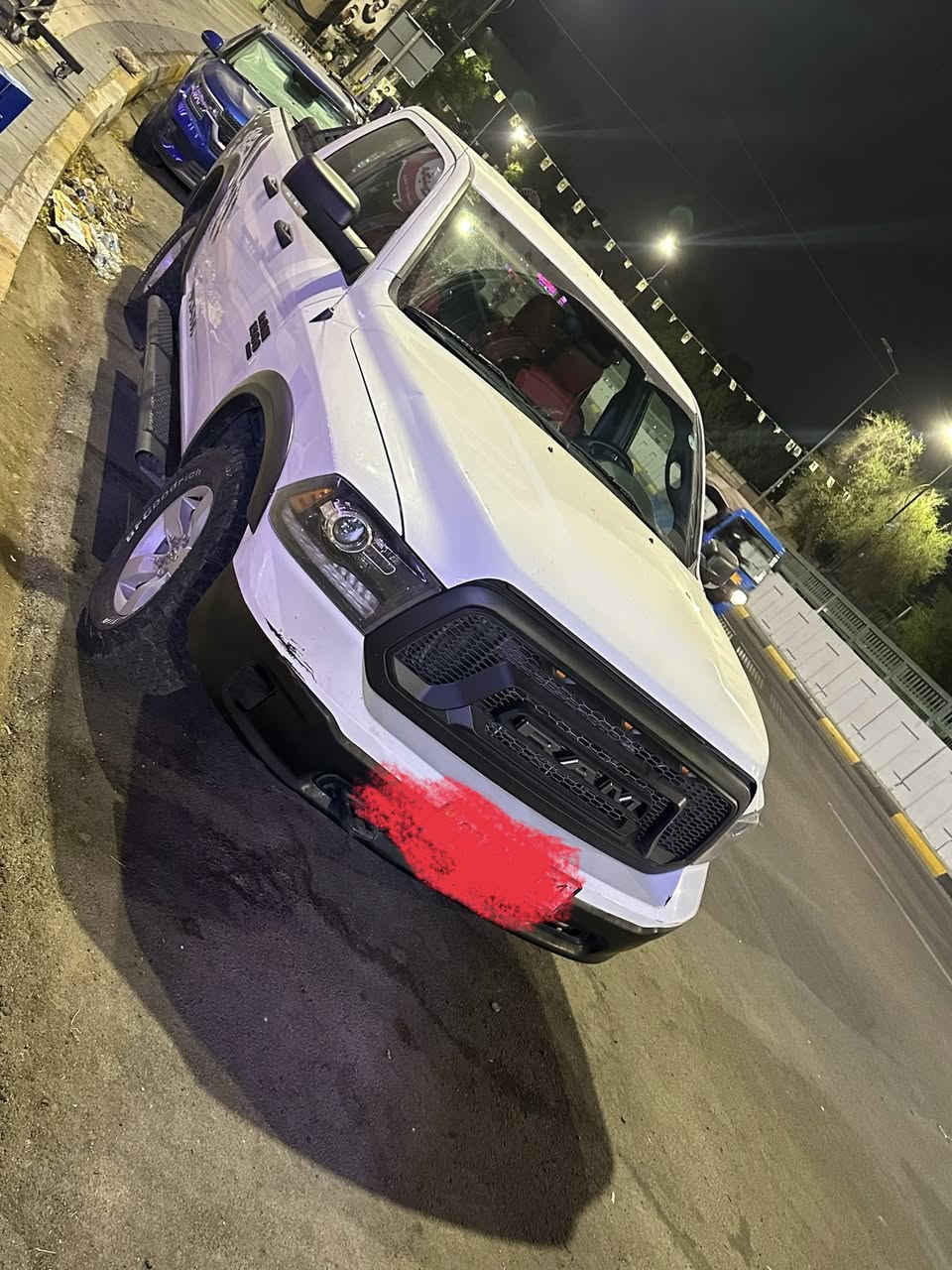 رام موديل 21 بدي قصير وباب قصير مستعجل على البيع حادثهة باب وجاملغ جهة السايق وبيهة قطعات صبغ متفرقة قليلة سيارة جاهزة من كلشي رقم اربيل باسمي تخم تاير جديد صدر كلة جديد امامي خلفي  جاهزة من كلشي السعر. 220  وبيهة مجال  مكاني شارع حيفا.  ***********   محرك 6 سلندر
