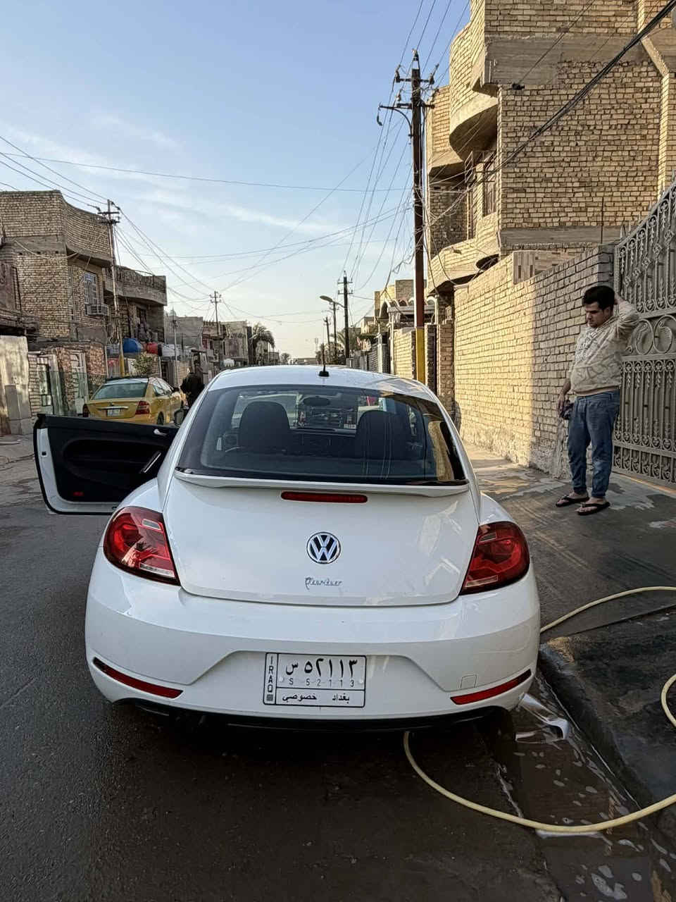 السلام عليكم
للبيع بيتل موديل 2019 وارد امريكي
رقم بغداد مشروع وطني 
لون ابيض 
مواصفات السياره:
محرك 2000 تيربو
شاشة + كامره قلابه
كشنات مخمل 
رادارات جانبيه
اشاير مري
كير +محرك كفاله 
صدر امامي خلفي جاهز 
حادث السياره: 
جاملغ و بنيد و باب السايق مفتوح و مشدود نفسه بس بالسونار يقره تبديل لان مفتوح ومشدود 
السونار مرفق بالمنشور 
 السعر 119 وبيه مجال 
مكان السياره بغداد 
للاستفسار *********** مكلف بلنشر تصال على رقم
