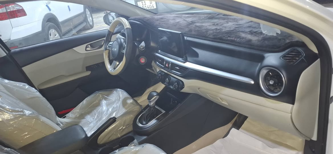 السلام عليكم . سيراتو موديل ٢٤ فول محرك ٢٠٠٠ فتحة سقف ماشيه 21 الف سياره بفضل الله بنايلونات الشركه كفاله عامه مكانه سماوه المركز استفسار *********** وبي وات ساب
