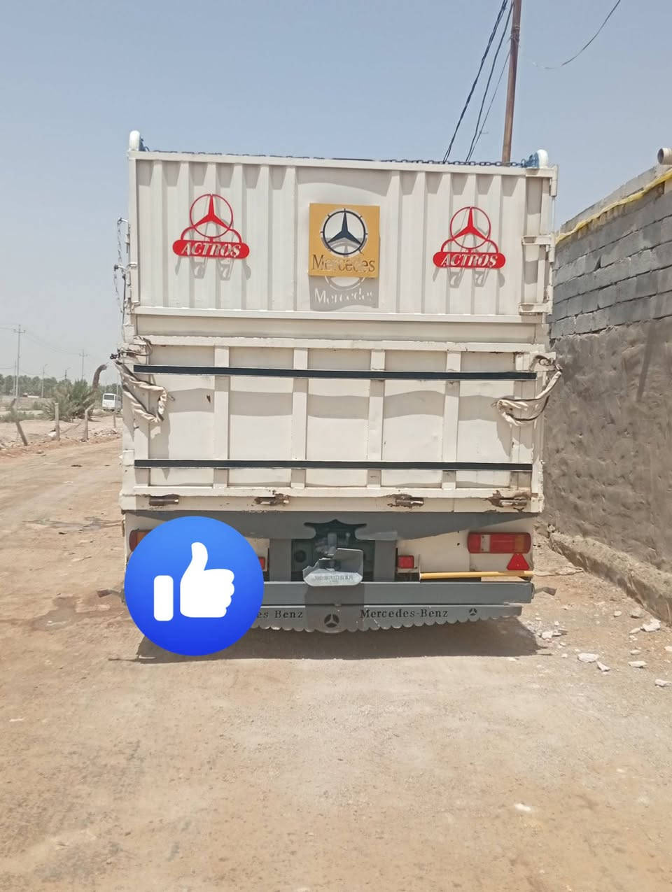 سلام عليكم سيارة للبيع موديل 2000 حجم 40 تخم تاير  السيارة جاهزة للعمل  رقم قادسية تحويل ثانيوم  ***********
