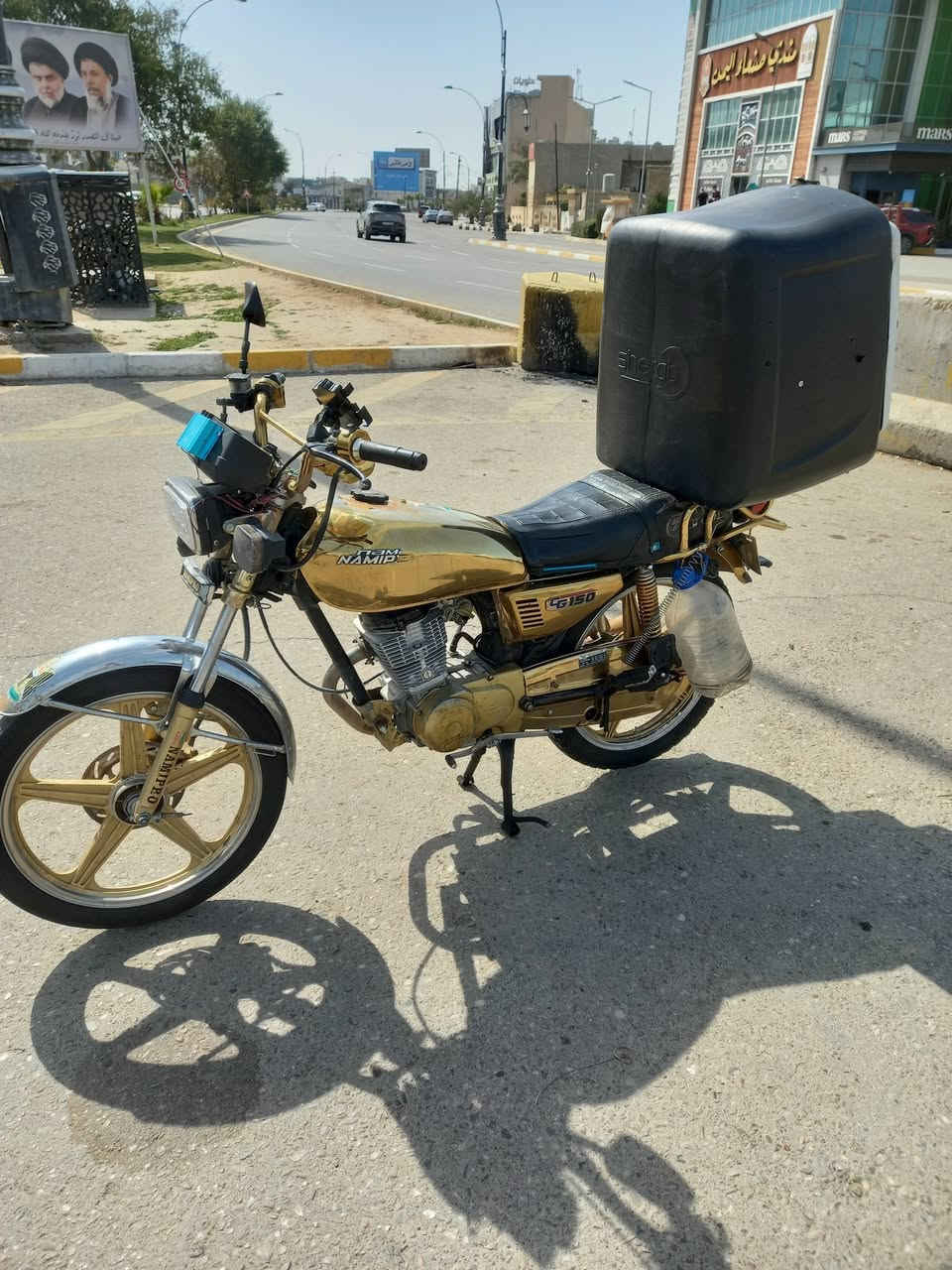 سلام عليكم للبيع فقط موديل 17 محرك روبر 5 كير دراجه نضيف لا صرف لا بخار باتري جديد فقككهربائيات يرادله اشويه ترتيب سعره 325 وبيه مجال قليل *********** او هذا رقمي مكاني كركوك
