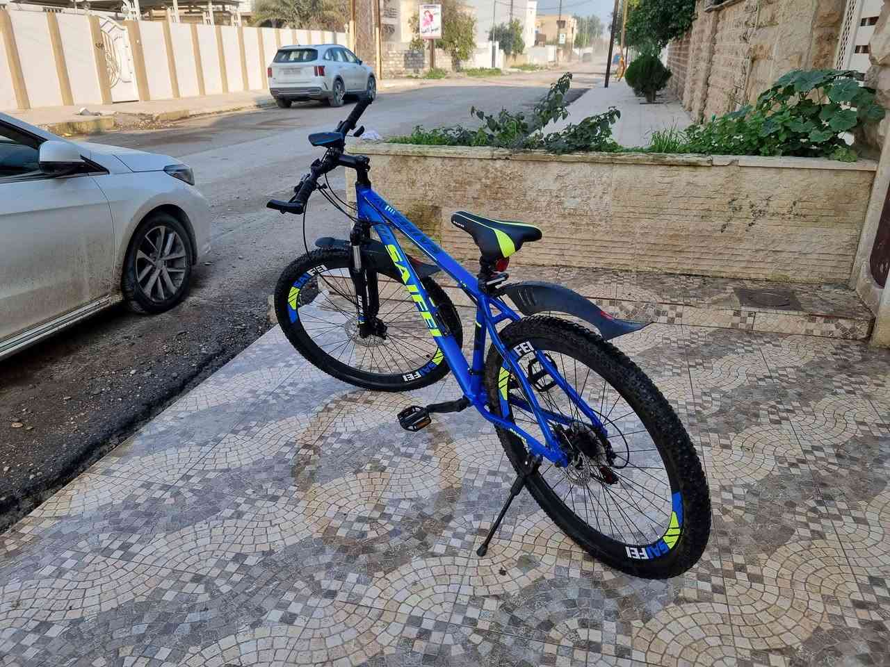 السلام عليكم للبيع بايسكل جبلي صيني امتياز اوربي 
بايسكل رائع ما مستخدم الا شوية قليلة ومتروك 
نظافة 100% 
مع ملحقاته كاملة
دبل كير امامي وخلفي 
بريكات ماركة شيمانو 
المكان الموصل 
السعر 150 قفل 
للاستفسار خاص


**إذا كنت صاحب هذا الإعلان وتريد حذفه لأي سبب، رجاءا أرسل رسالة إلى الدعم الفني**