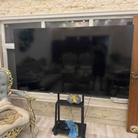 ٨٥ انش • مستخدمة أقل شهر • مع ستاند