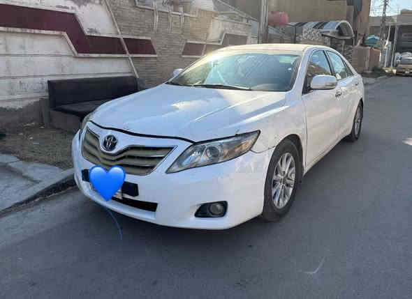 سيارة كامري موديل 2010 محدث 11
السياره نضيفه بدون صبغ حادث الجاملغ الخلفي محرك جديد حداديه جديد 
تخم تاير جديد
تبريد ميكانيك 
لايت زنون 

السعر 100$ ورقه 
رقم صاحب السياره 
***********
