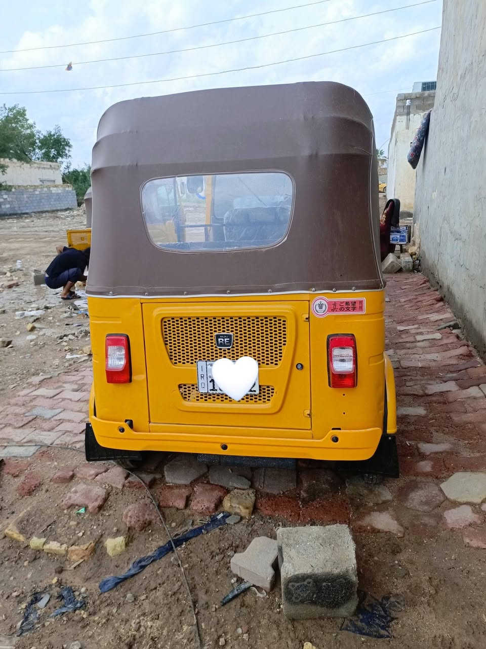 سلام عليكم تكتك للبيع مديل 22كفاله عمه كشره ومكينه مكن دور النفط الاتصال ***********
